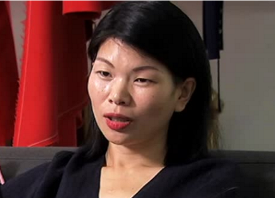 记得中国"第一丑模"吕燕吗?儿子却完美逆袭,像混血王子