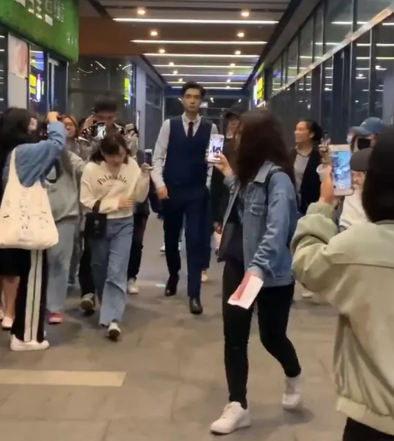 胡一天,男明星,颜值,身高,娱乐