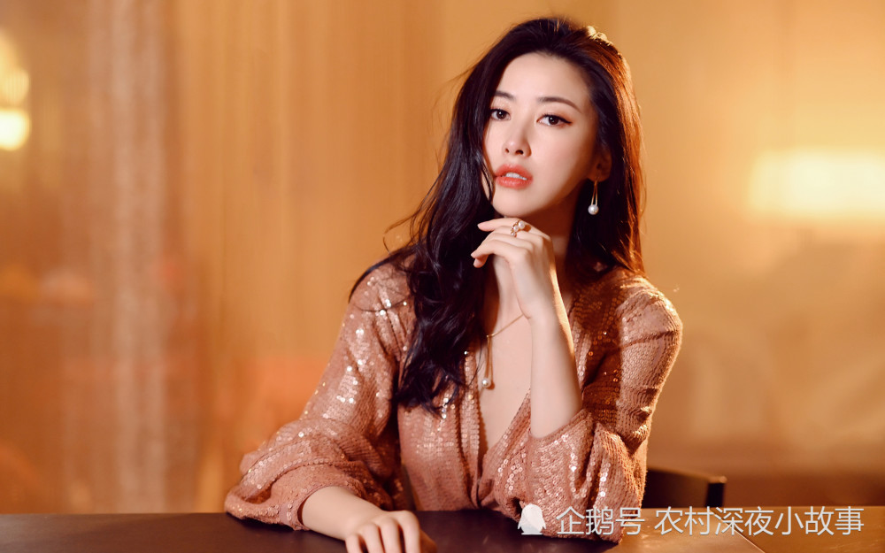朱珠性感优雅写真照片集,她的魅力没有人不知道吧