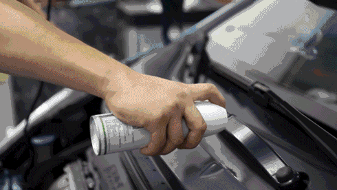 服务中心拥有宽敞高级的工作区域,专业的养车护理团队和的洗车技术