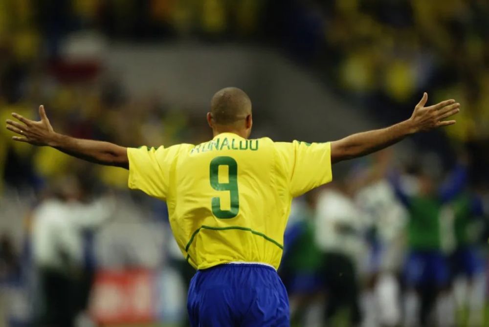 罗纳尔多:内马尔是巴西足球最大的希望,小罗进监狱很荒唐