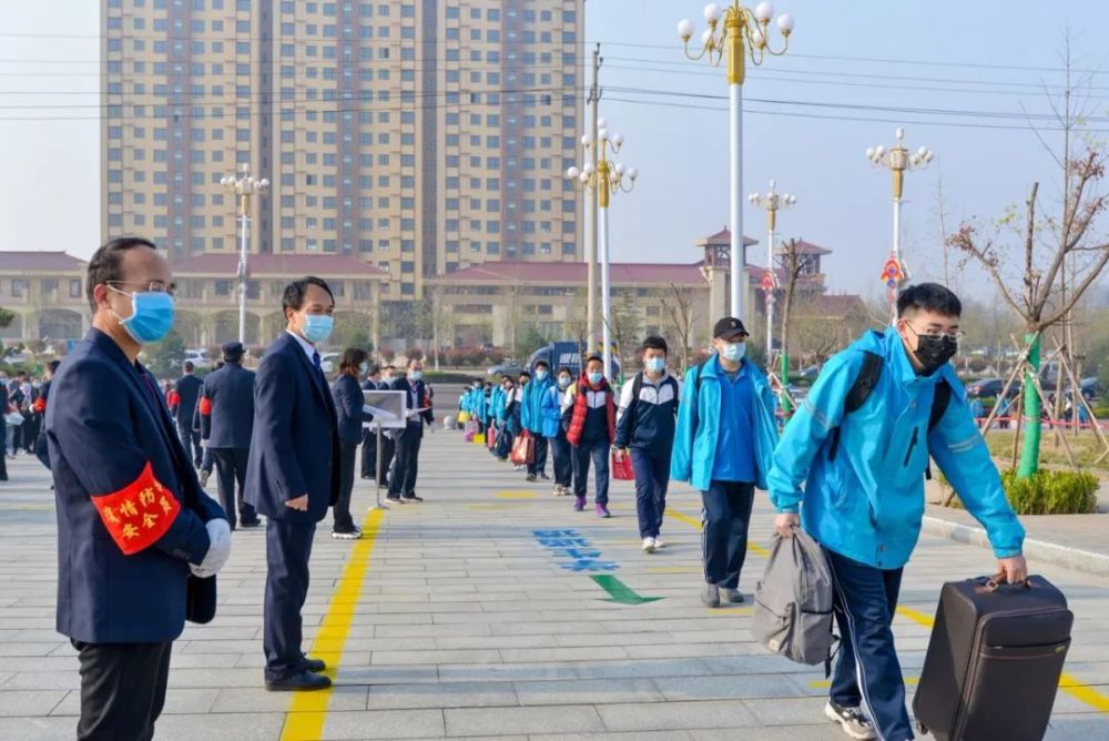 合阳县高三学生今日开学复课!