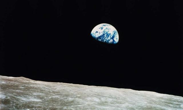 从太空中看地球,如此渺小,我们却连这么渺小的空间也没照顾好