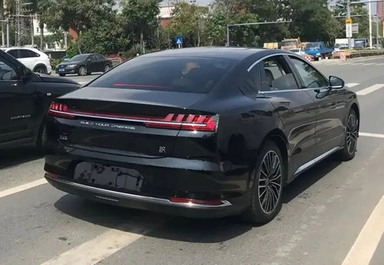 黑色比亚迪汉dm实车现身,霸气不输奥迪a6!价格合适又要成爆款了