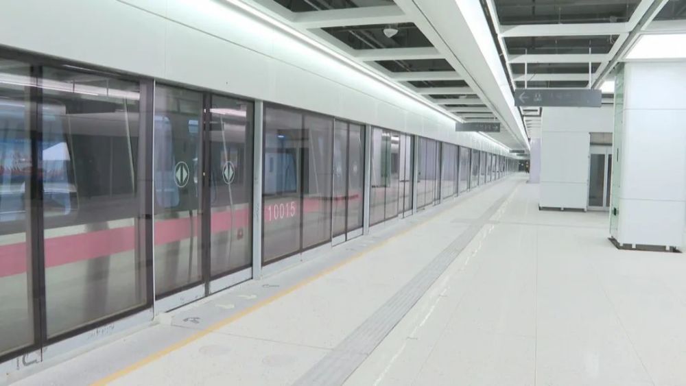 深圳地铁10号线从平湖到福田口岸45分钟;今天开始试跑