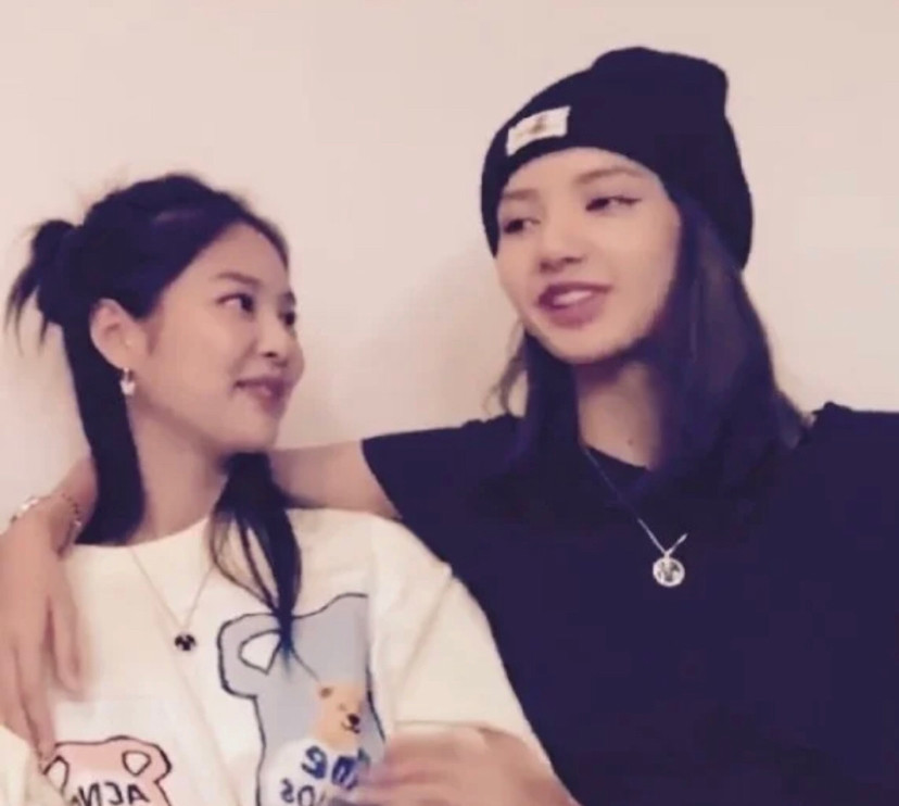 lisa jennie 真傻cp情头?