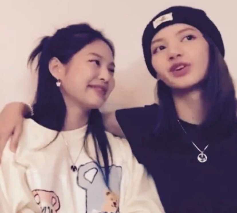 lisa jennie 真傻cp情头?