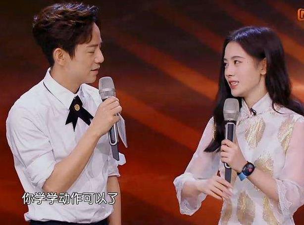鞠婧祎,张哲瀚,张艺兴,何炅,宋仲基