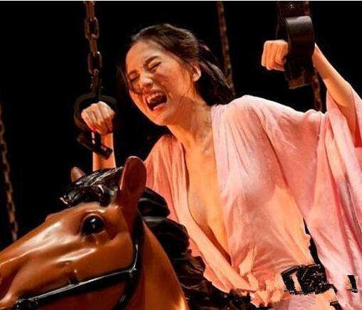 她因肉蒲团走红 其实是不折不扣的土豪（组图） - 7