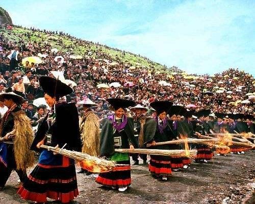 火一样的民族:彝族的历史起源是什么?有哪些独具特色的文化习俗