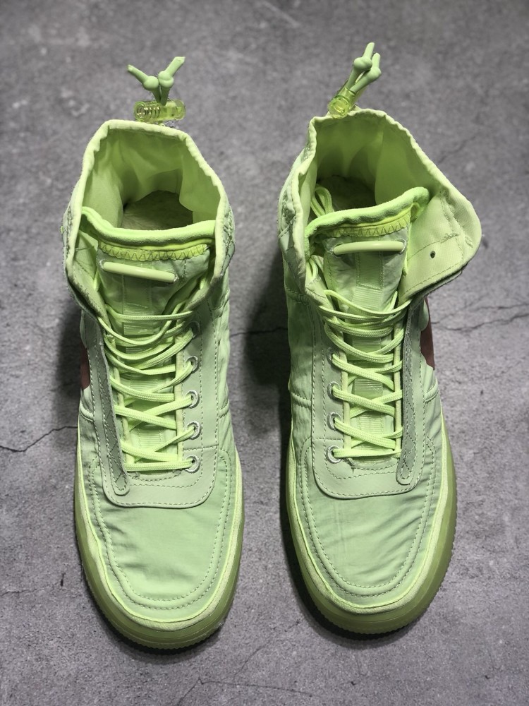 雨天你需要一款 nike af1 shell wmns 荧光绿