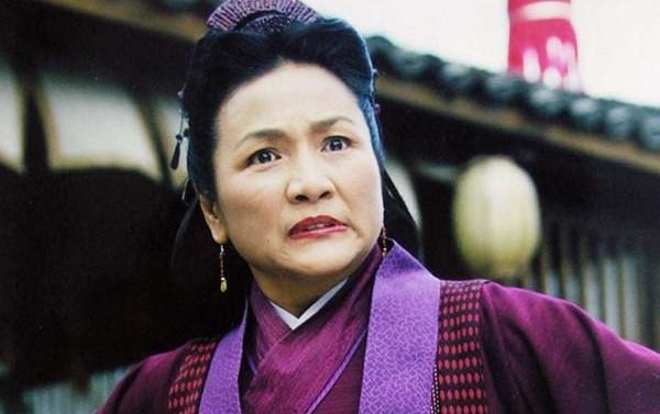 曾被誉为"武侠影后",如今郑佩佩74岁,还在坚持演戏
