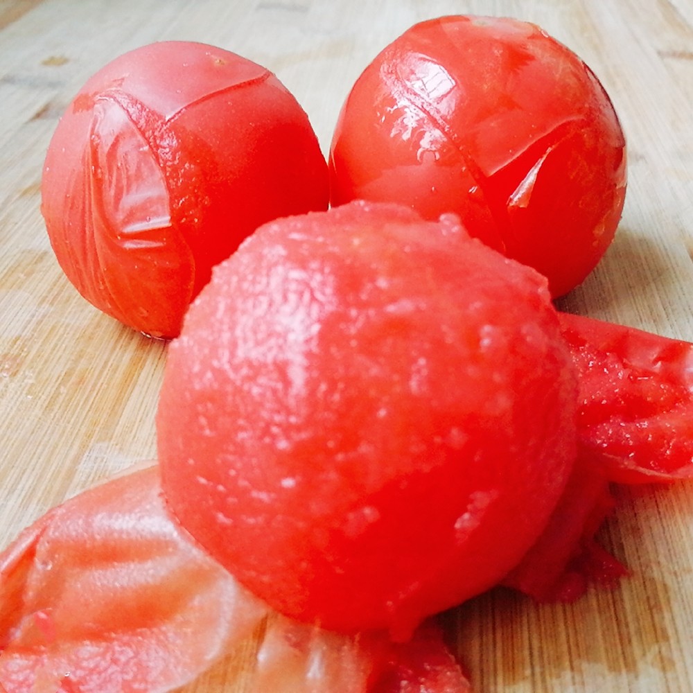 西红柿真的可以放冰箱冷冻保存吗?味道如何?还有哪些蔬菜可以?