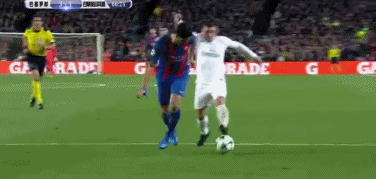 踢足球也靠演技!足坛演技最好的五大球员,布斯克茨最棒,c罗上榜