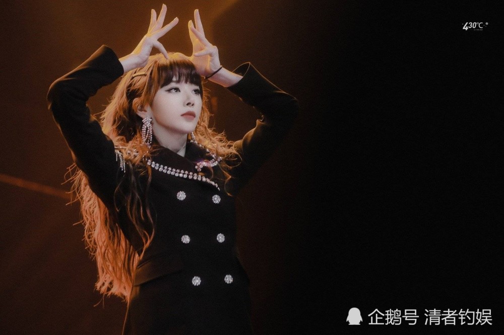 孔雪儿抱臂痛哭"我跳不好了",刘雨昕lisa齐鼓舞