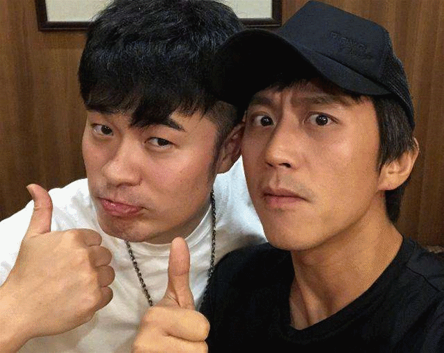 第四对则是邓超和陈赫的天霸动霸tua组合,应该是整个节目里人气最高