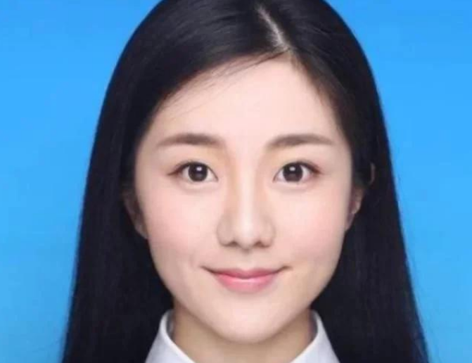 女生拍证件照时,记住这4个"小心机",让你拍出"女神照"