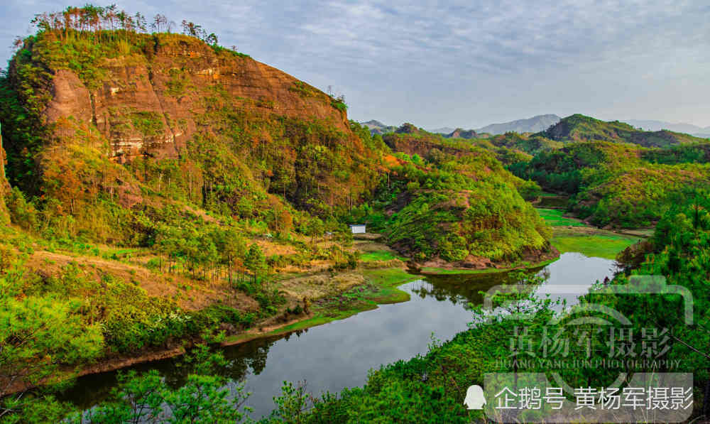 赣州于都县宽石寨,赣南险峻的丹霞风光春日景色很迷人