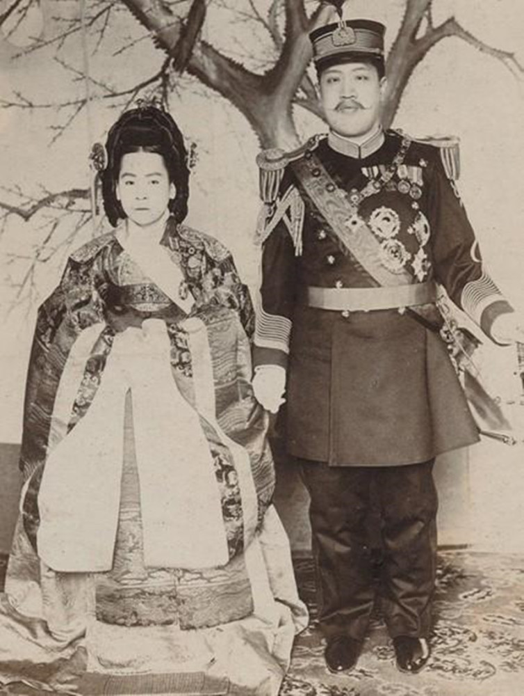 尹氏,李垠,明成皇后,李坧,朝鲜王朝