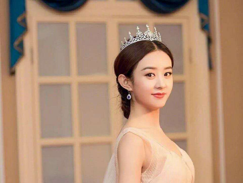 女星四大顶流,杨幂夺魁榜首,赵丽颖第二,90后仅有热巴