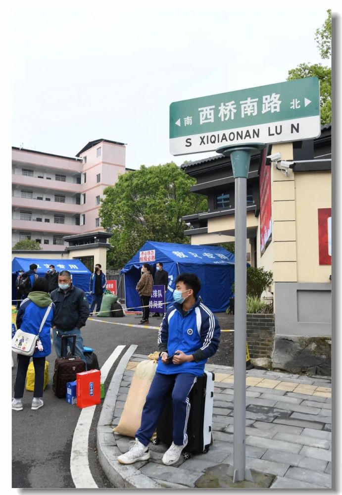 建阳昨天一中高三学生顺利返校
