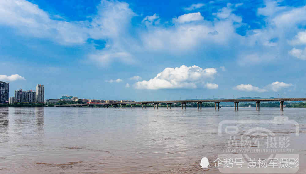 赣州于都县长征源湿地公园的春色,于都河岸一派生机景色美丽如画