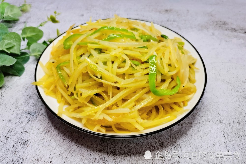 土豆丝还是这样做才最好吃,随手快炒迅速出锅,再多都不够吃
