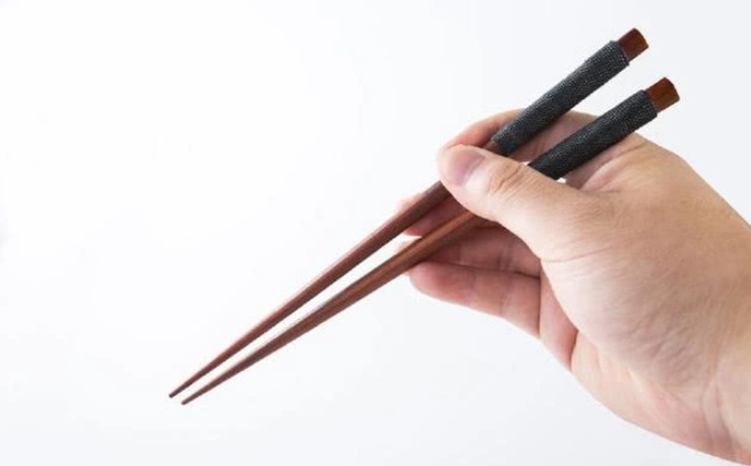 心理学:拿筷子的姿势是哪样的?测你今生注定是什么命
