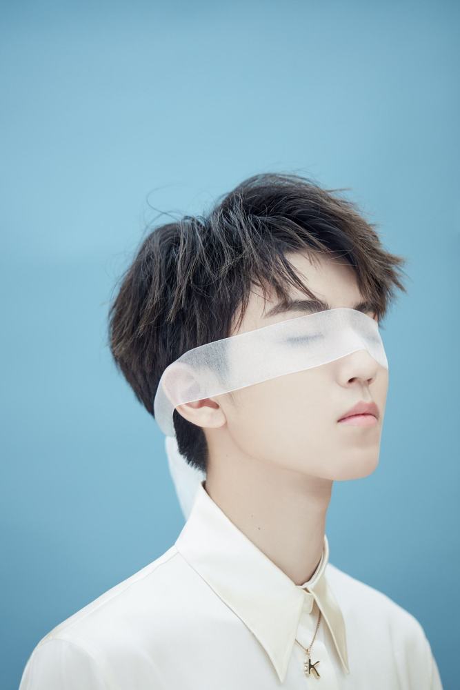 在娱乐圈中符合这样设定的男明星,肯定要算上王俊凯.