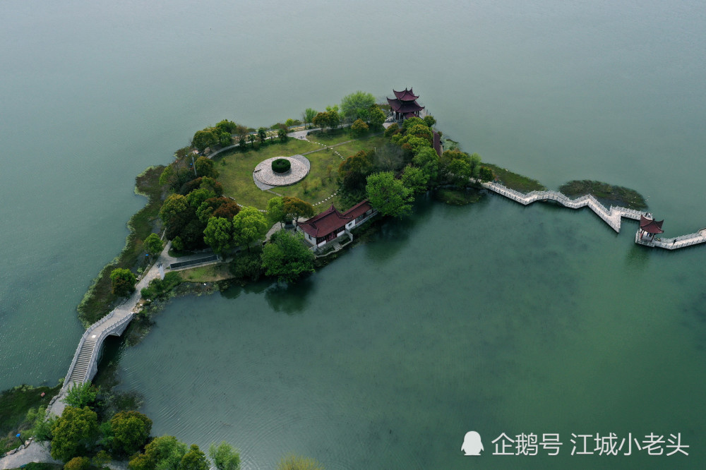 航拍安徽南陵:"奎湖"水天一色春满园
