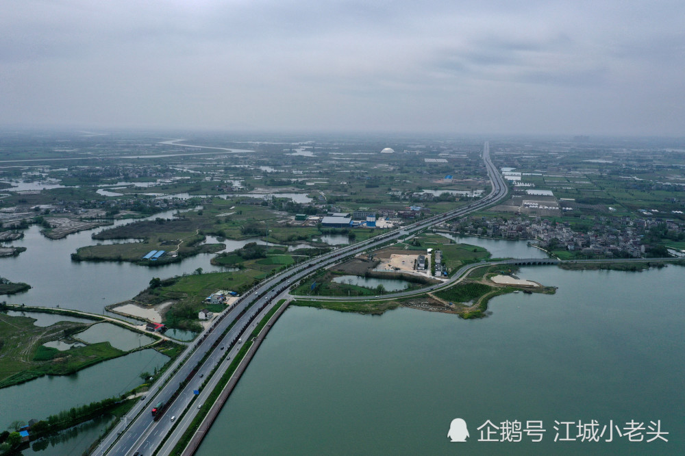 航拍安徽南陵:"奎湖"水天一色春满园