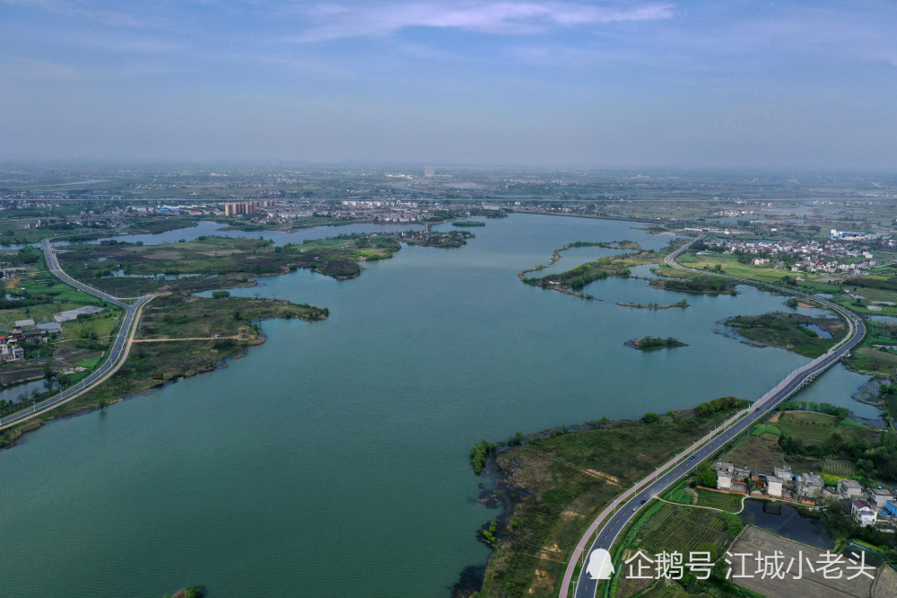 航拍安徽南陵:"奎湖"水天一色春满园