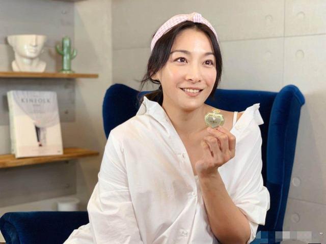 41岁江祖平,出道22年仍不火,曾因拍戏被男演员打成脑震荡