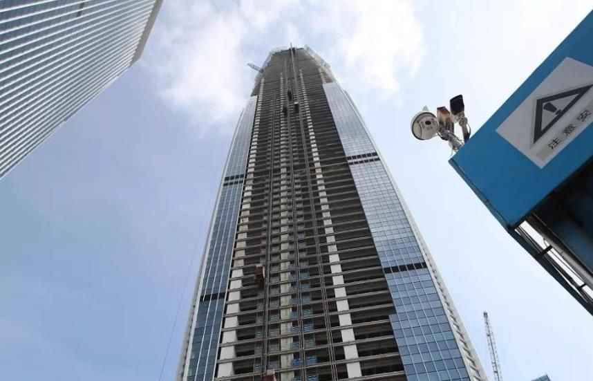 东莞第一高楼,423米,刷新东莞城建的高度,在广东能排第几?