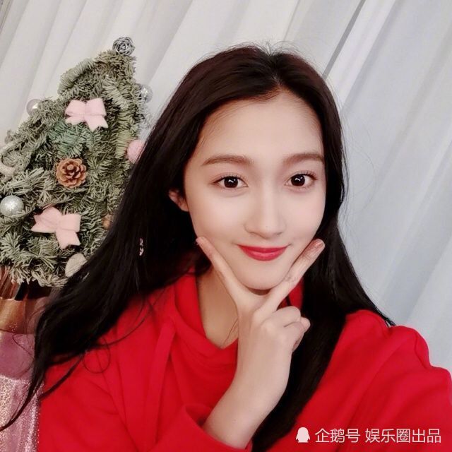 关晓彤,关晓彤自拍,关晓彤拍照手势,关晓彤小心思,明星八卦