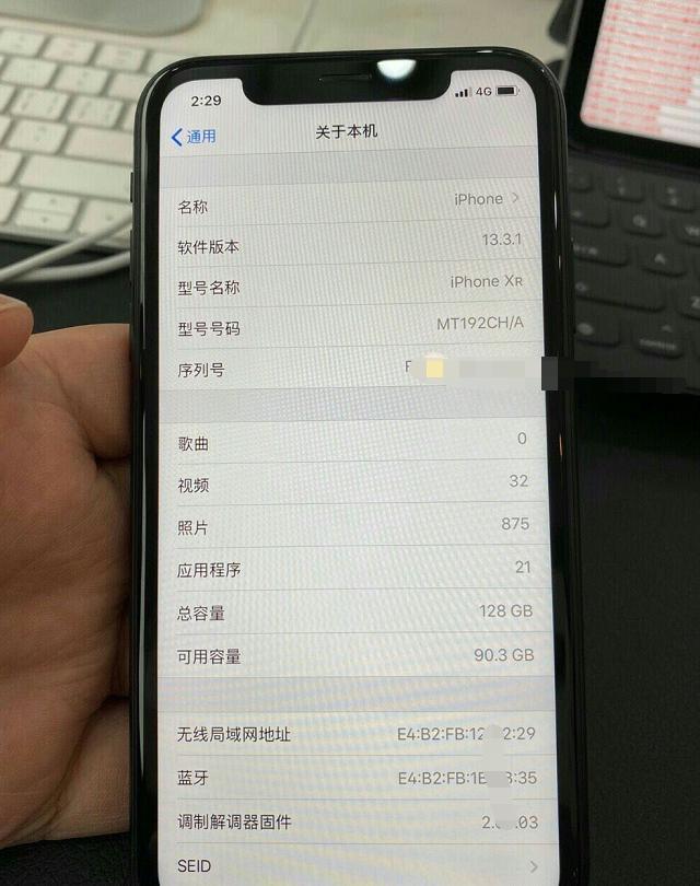 价格下来之后,黑边也不在乎了,单摄像头也不在乎了,总之就是各种香.