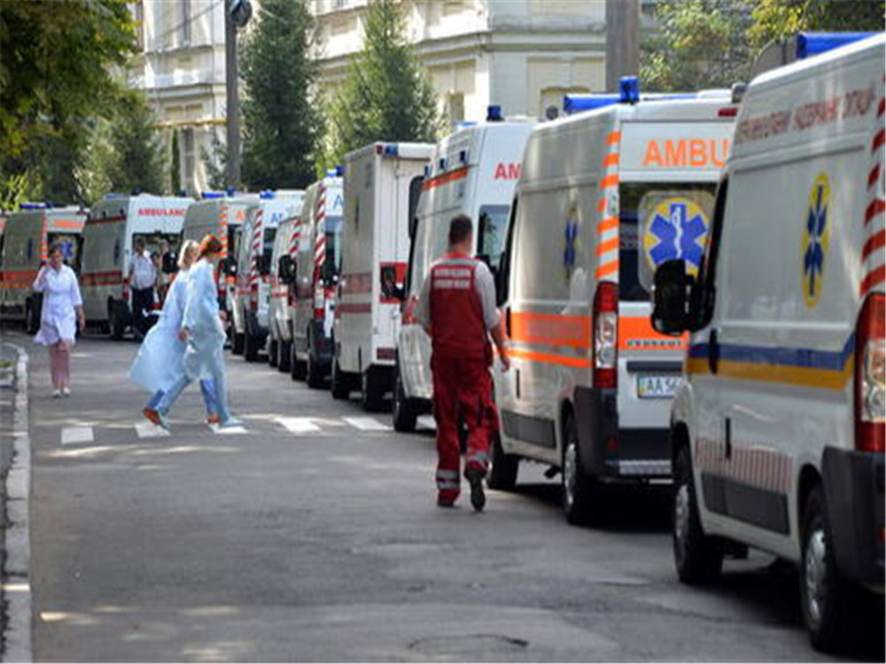 欧洲两大国爆发激烈冲突,24小时驶过18辆救护车,拉走大批尸体