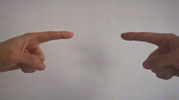 头部后仰5秒钟,两眼上视天花板; 头向下,下颌尽量触及胸部; 头面部