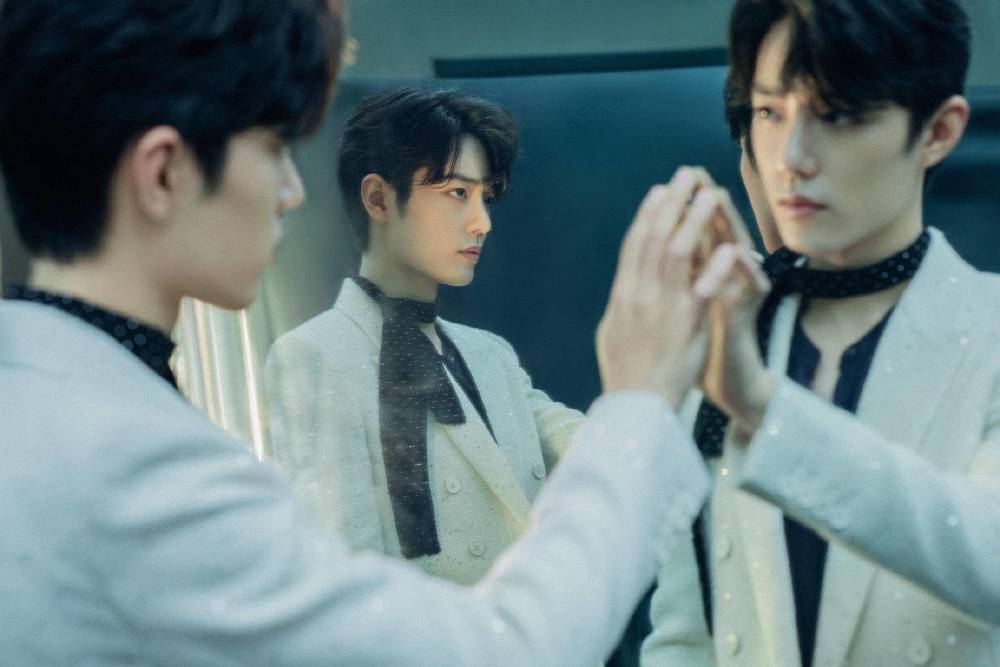 肖战227事件后首批路透图曝光?高调现身笑容满面,众人