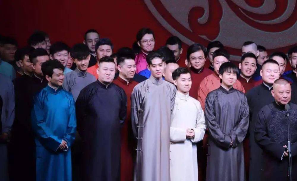 德云社演员再登知名杂志,硬照不输偶像明星,德云四子格局初现