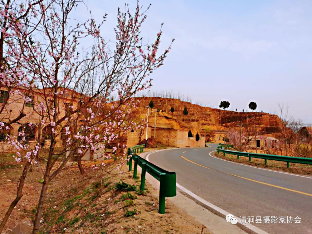 清涧县摄影爱好者在乡间,城区,旅游景区采风,以摄影艺术的独特视角