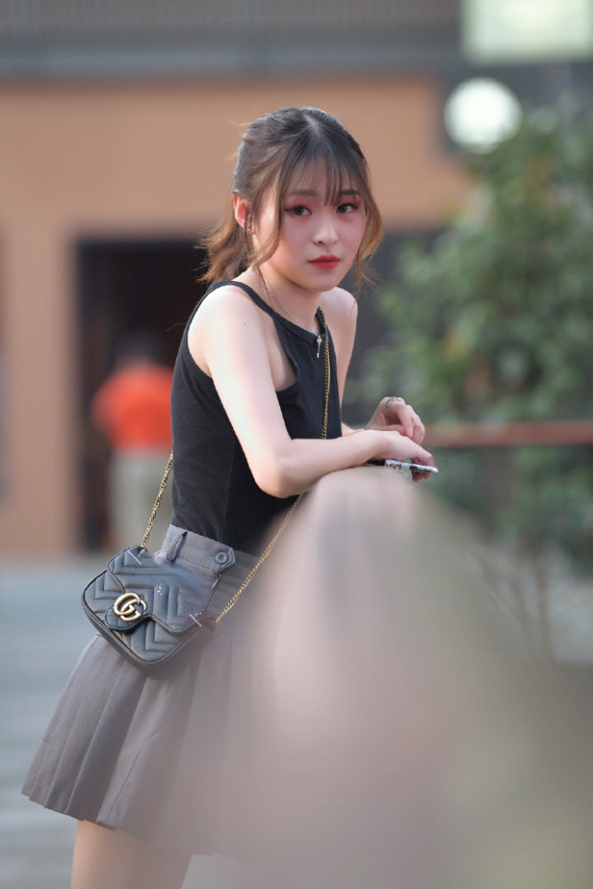街拍,美女,小仙女,百褶裙,身材火辣