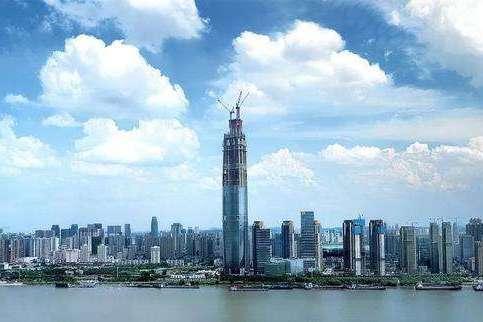 湖北武汉地标性建筑,高438米88层,成最具代表性大楼