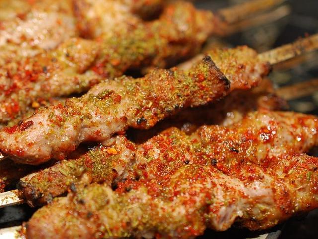 美食,烤串,羊肉串,新疆烤羊肉串,新疆烤串