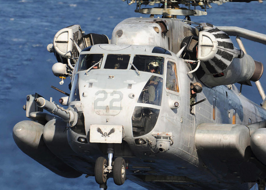 极尽工业之美的美国西科斯基ch-53"海上种马"直升机