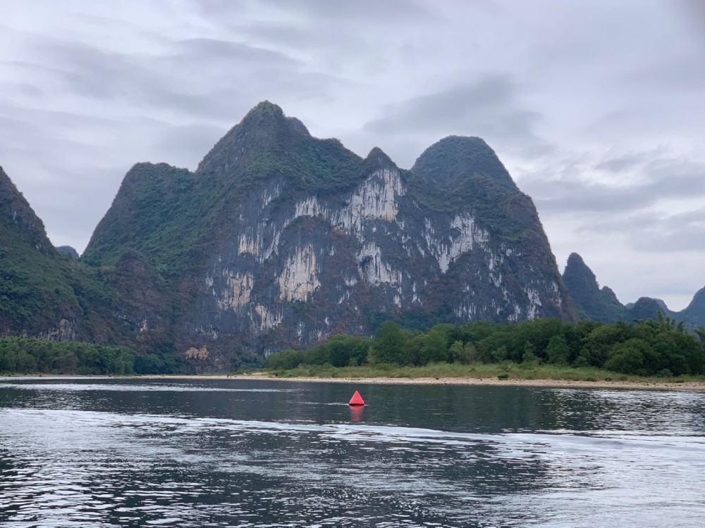 桂林山水甲天下,九马画山,你能看出几匹马