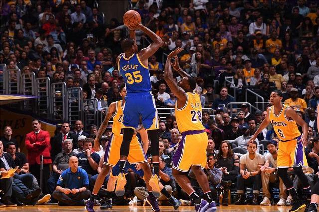 詹皇:我总决赛命中率47%,kd:我54%,他:你们都靠边站