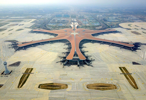 北京大兴国际机场迎第二批航班转场