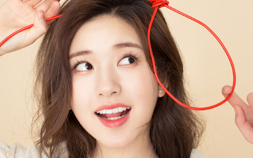 爱豆壁纸系列:赵露思甜美迷人写真图片桌面壁纸