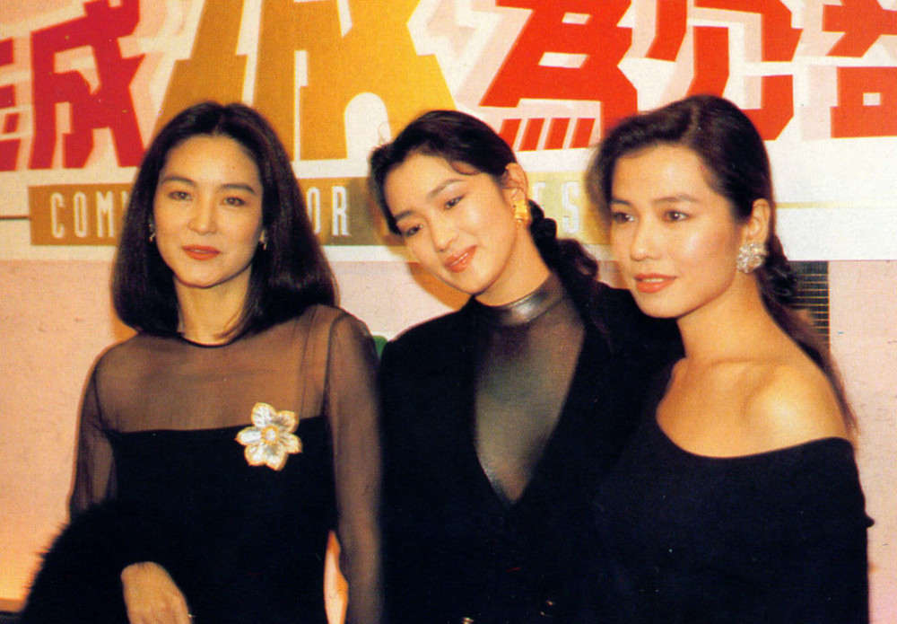 30年前的林青霞,以时尚取胜,与小11岁的巩俐同框秒赢